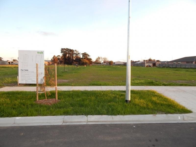 76 Grove Road, Grovedale VIC 3216