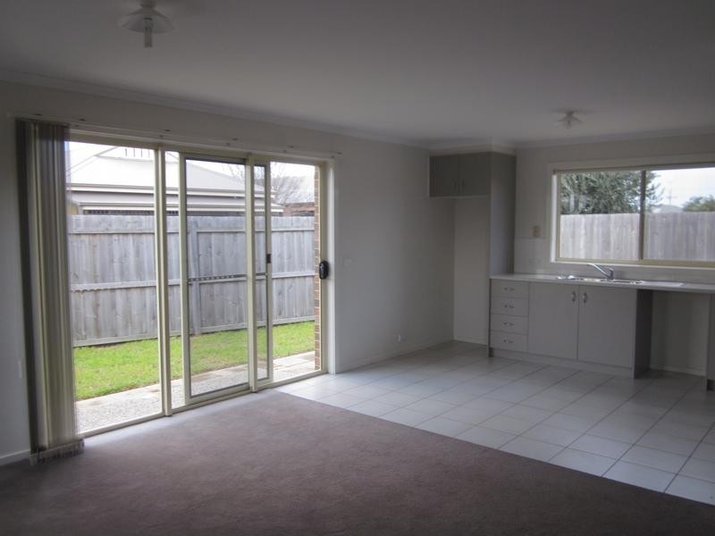 2/55 Anthony Street, Newcomb VIC 3219