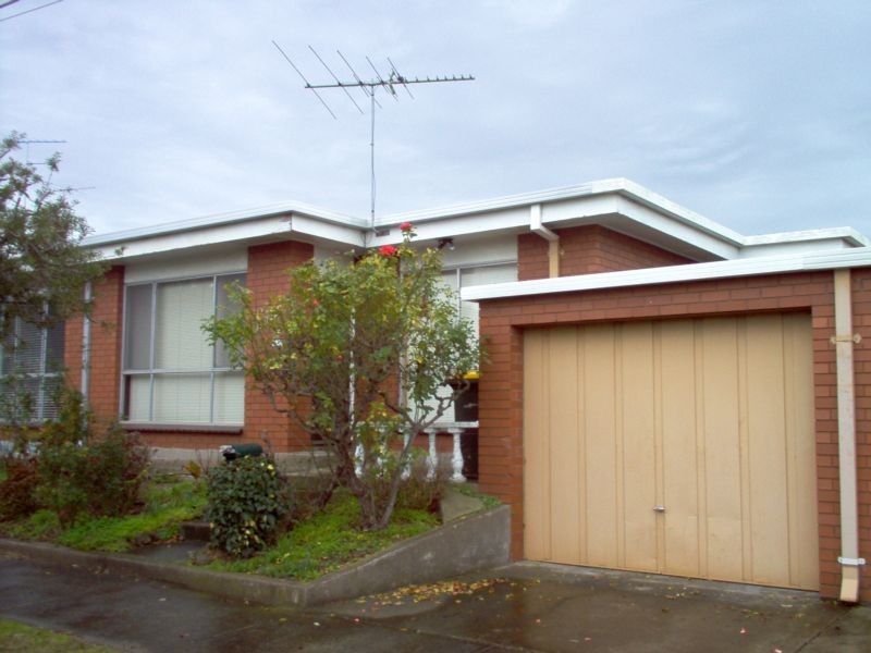 2/10 Stradling Ave, Drumcondra VIC 3215