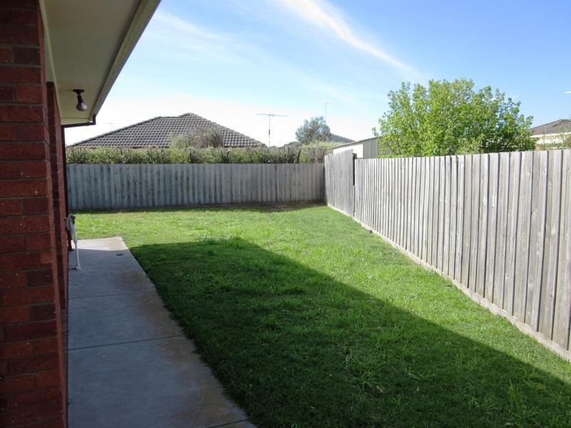 2/8 Bluegum Place, Grovedale VIC 3216