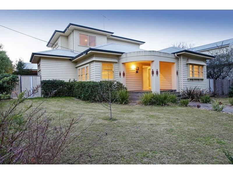 20 Girton Crescent, Manifold Heights VIC 3218