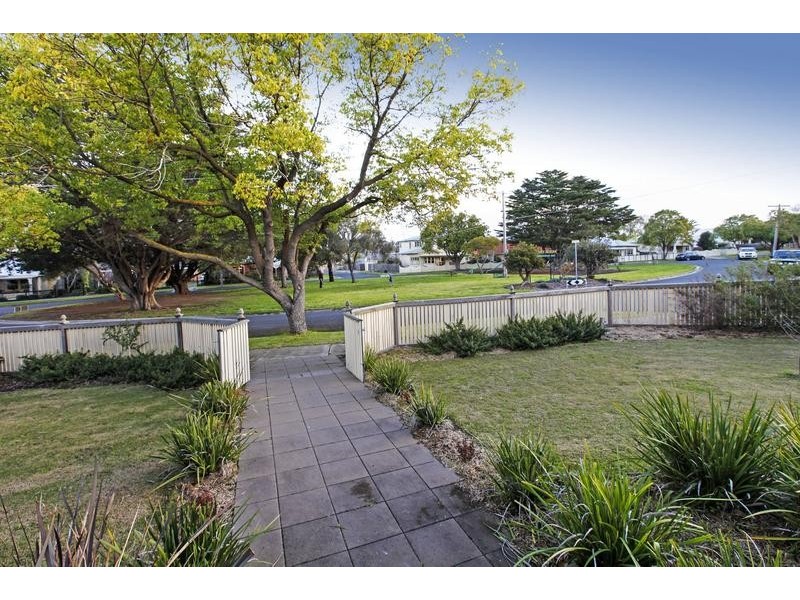 20 Girton Crescent, Manifold Heights VIC 3218