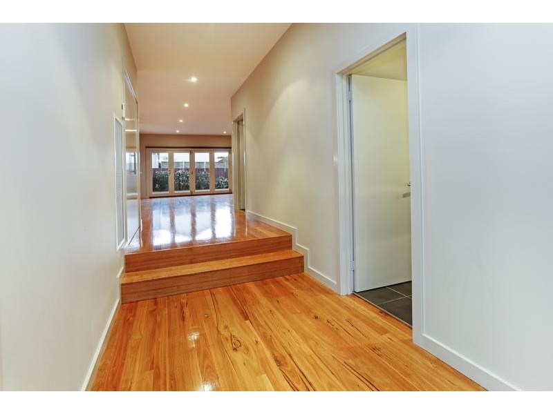 20 Girton Crescent, Manifold Heights VIC 3218