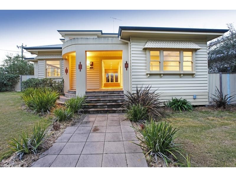 20 Girton Crescent, Manifold Heights VIC 3218