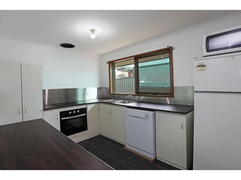 27 Nanworen crescent, Bell Park VIC 3215