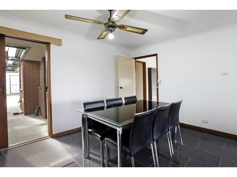 27 Nanworen crescent, Bell Park VIC 3215