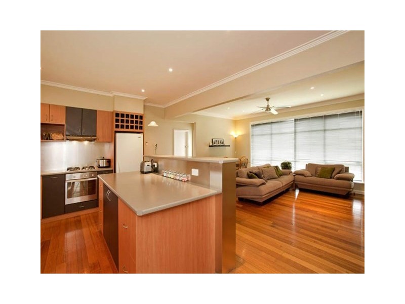 2/2 Tilly Court, Newcomb VIC 3219