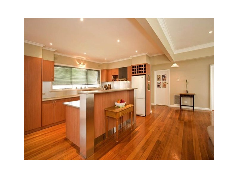 2/2 Tilly Court, Newcomb VIC 3219