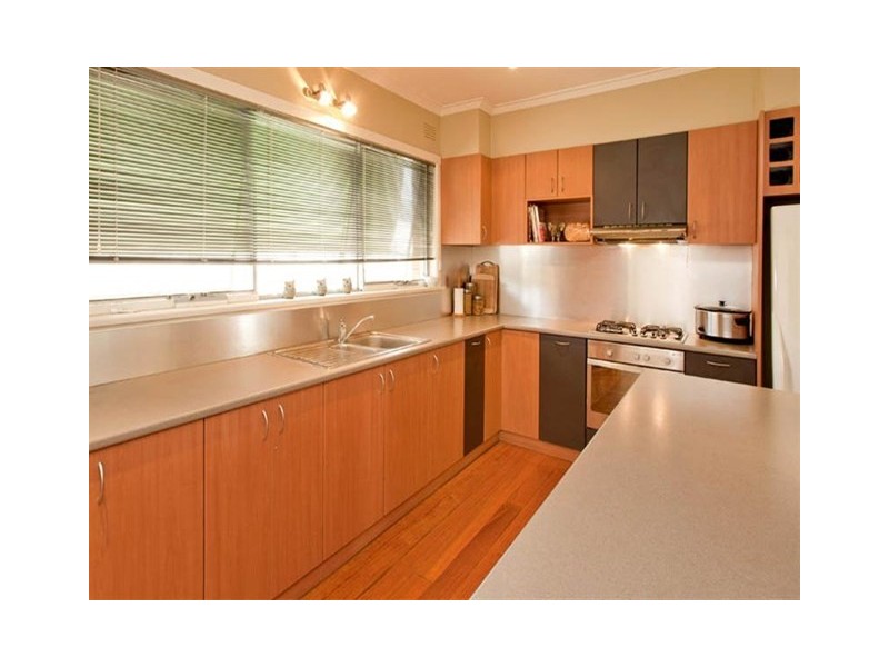 2/2 Tilly Court, Newcomb VIC 3219