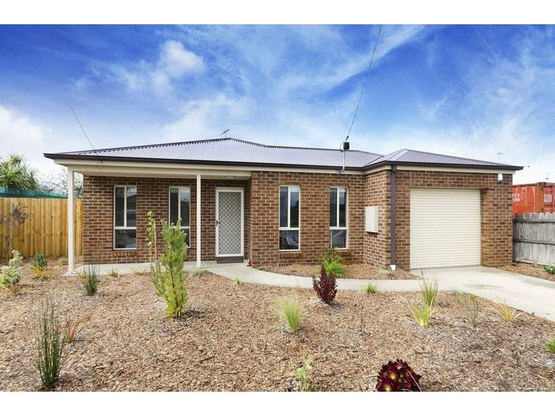 2 Eagle Pde, Norlane VIC 3214