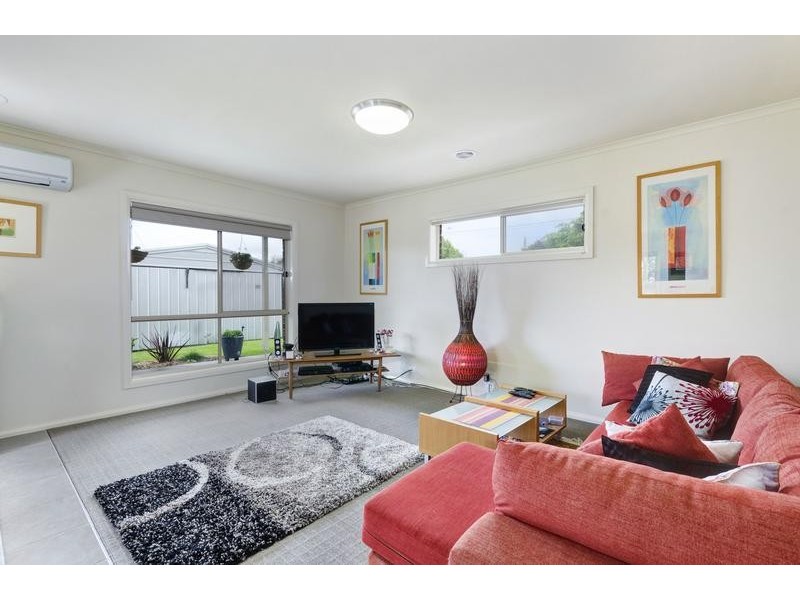 2 Eagle Pde, Norlane VIC 3214