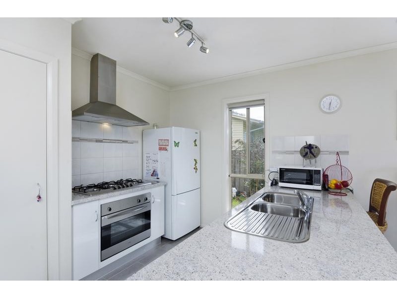 2 Eagle Pde, Norlane VIC 3214