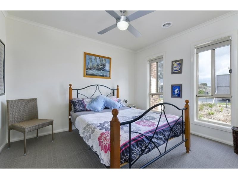 2 Eagle Pde, Norlane VIC 3214