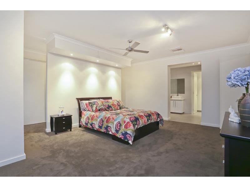 34 Huon Crescent, Leopold VIC 3224