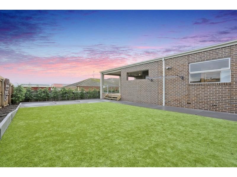 34 Huon Crescent, Leopold VIC 3224
