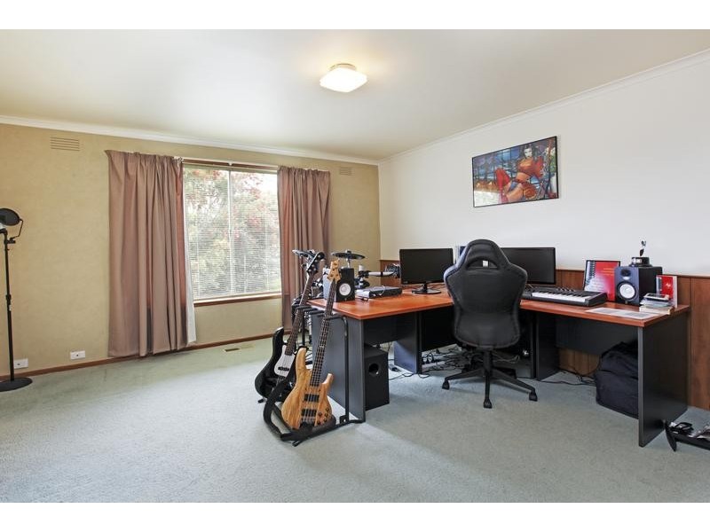 35 Bieske Rd, Grovedale VIC 3216