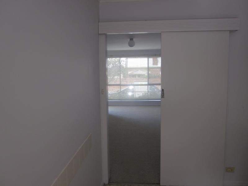 2/10 Stradling Avenue, Drumcondra VIC 3215