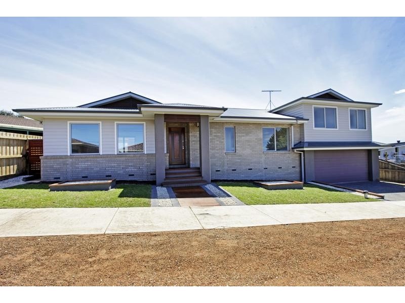 2B Royal Crescent, Hamlyn Heights VIC 3215