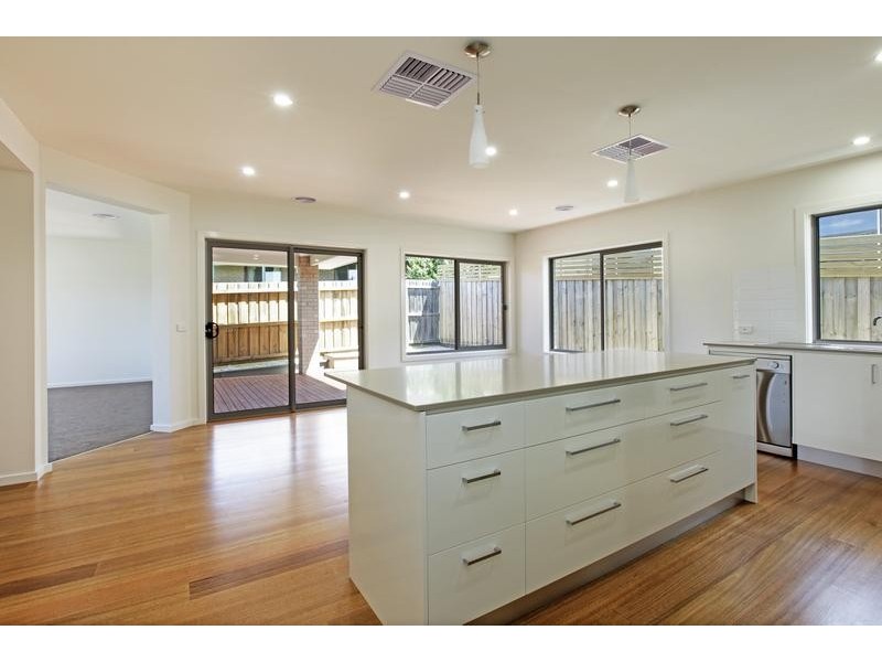 2B Royal Crescent, Hamlyn Heights VIC 3215