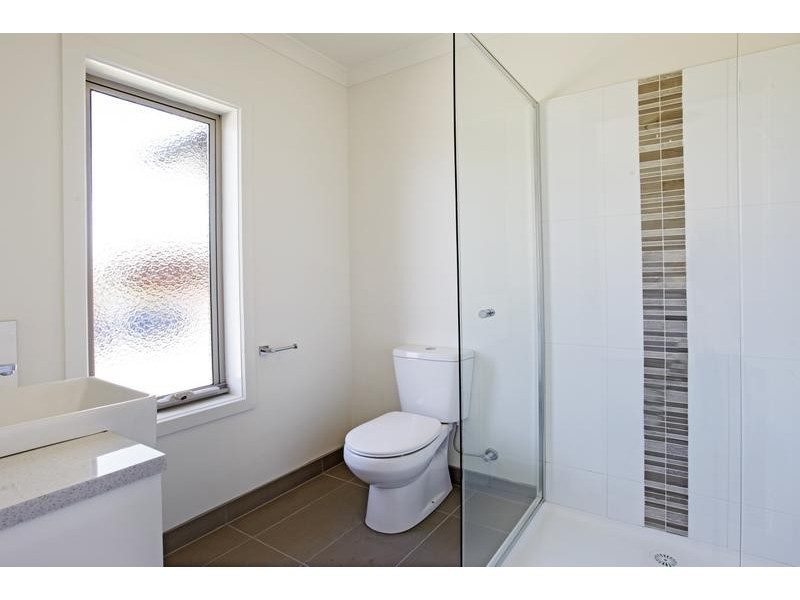 2B Royal Crescent, Hamlyn Heights VIC 3215