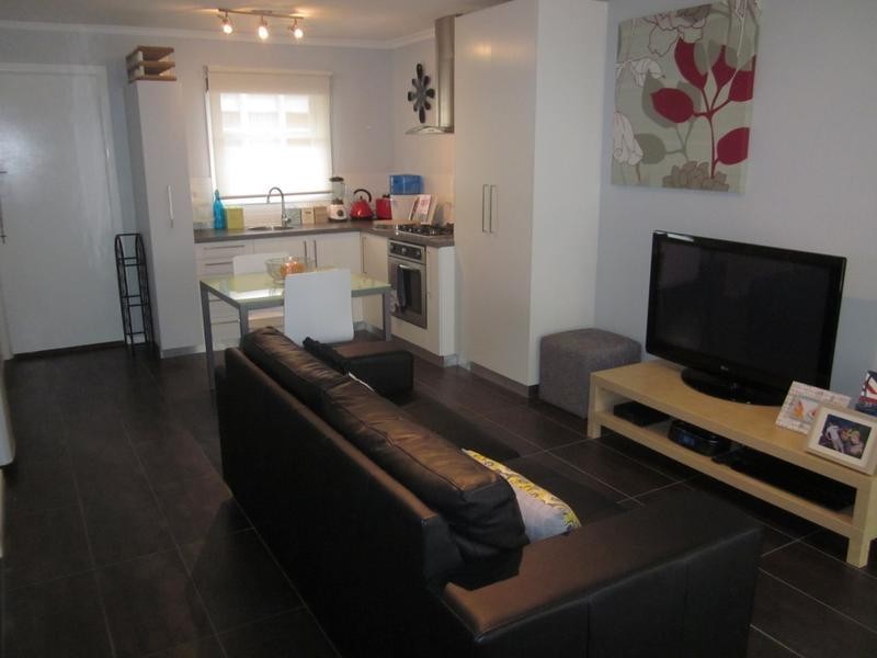 1/17 Carey Street, Hamlyn Heights VIC 3215