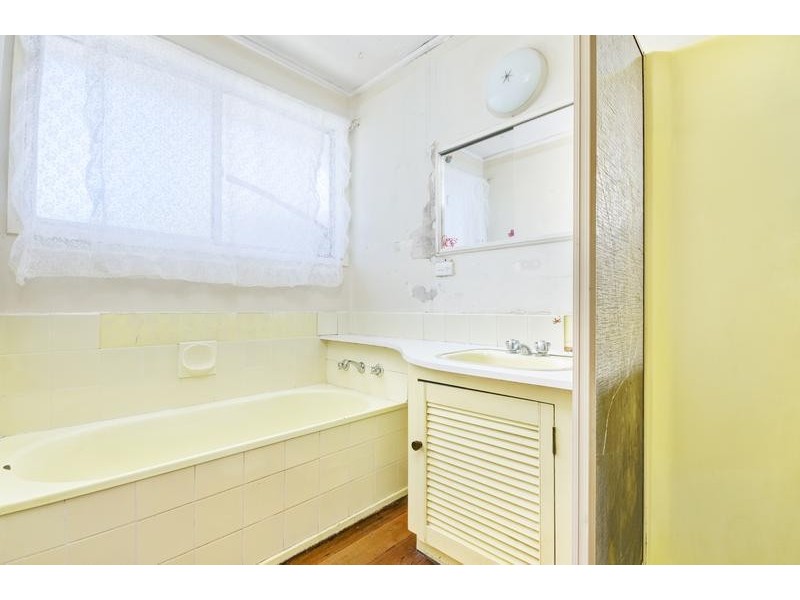 6 Andrew Street, Newcomb VIC 3219