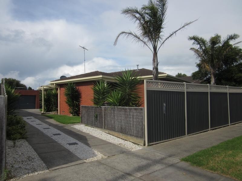 27 Greenville Drive, Grovedale VIC 3216