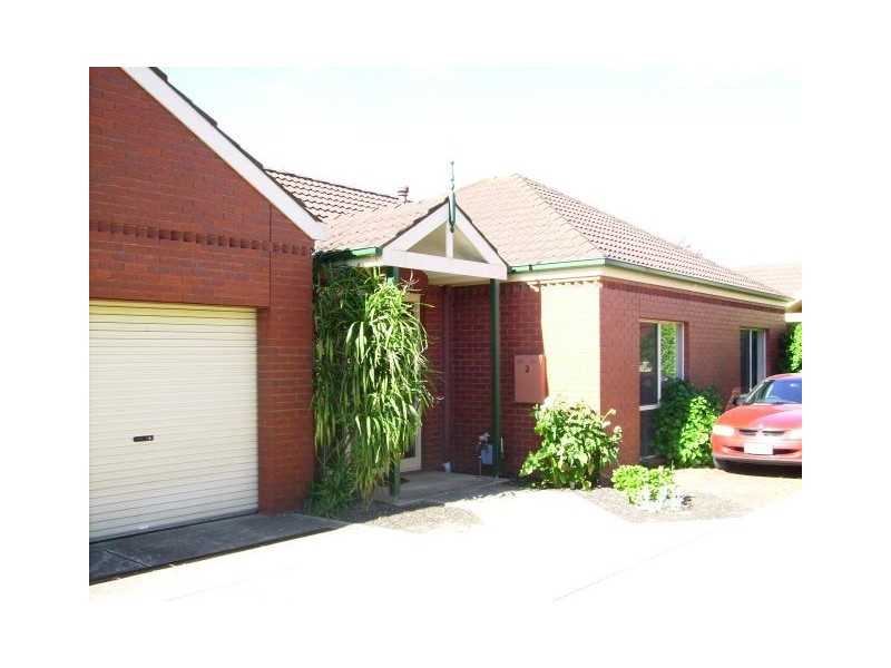 2/15 Griffen Street, Hamlyn Heights VIC 3215