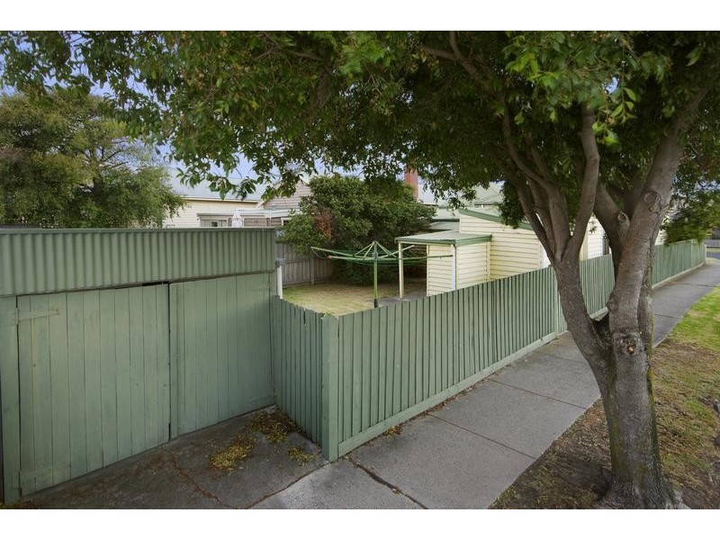 1 Gurr Street, East Geelong VIC 3219