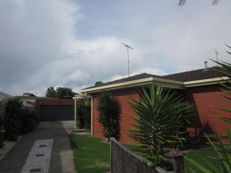 27 Greenville Drive, Grovedale VIC 3216