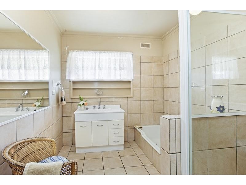 10 Glengarwyn Road, Leopold VIC 3224