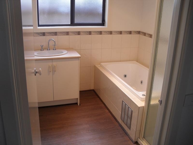 2/3 Callan Court, Norlane VIC 3214