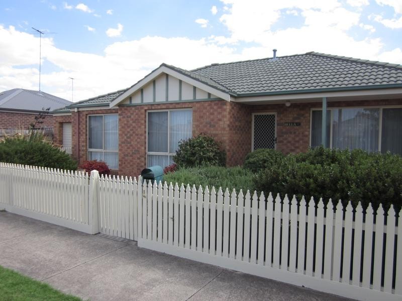 1/5 Waratah Place, Grovedale VIC 3216