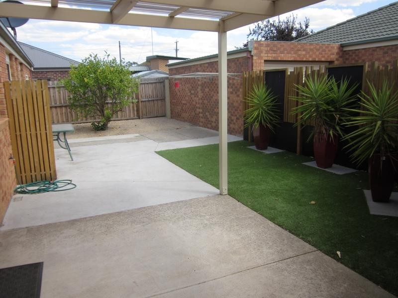 1/5 Waratah Place, Grovedale VIC 3216