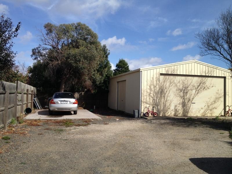 60 Wilsons Road, Newcomb VIC 3219