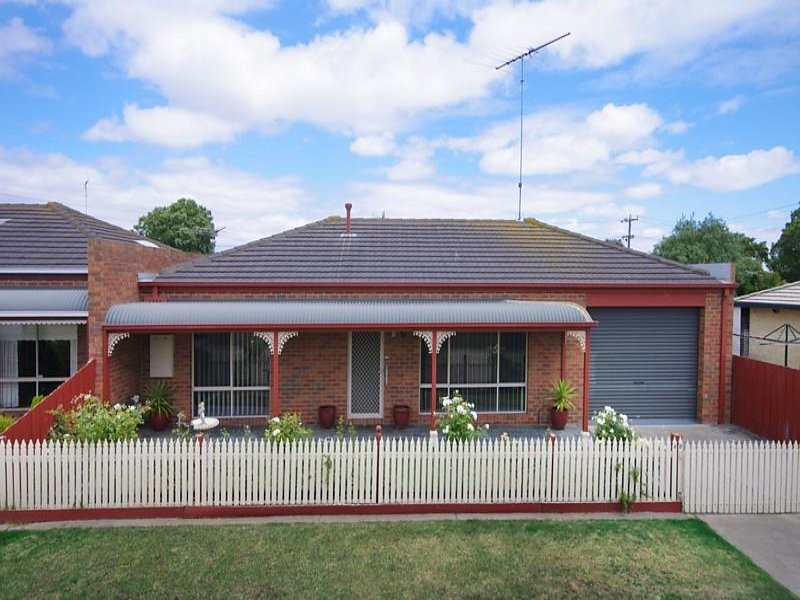 4B Melba Close, St Albans Park VIC 3219