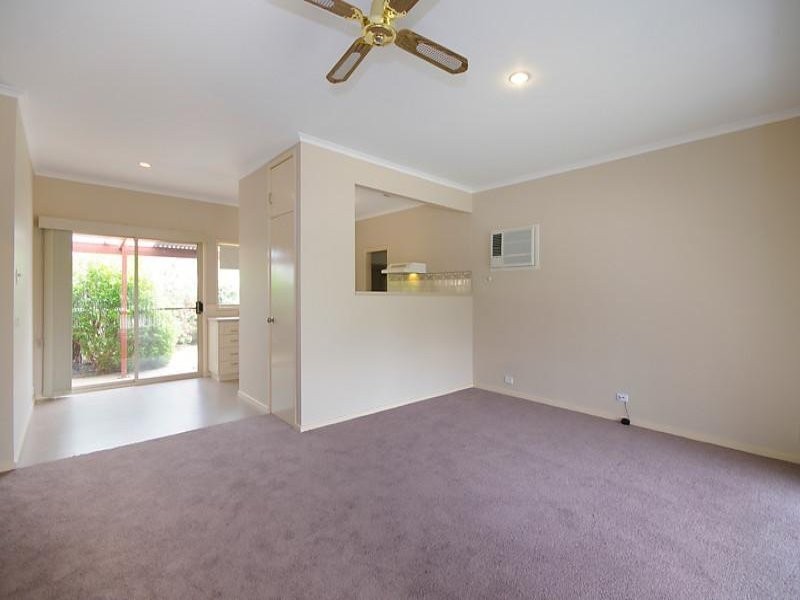 4B Melba Close, St Albans Park VIC 3219