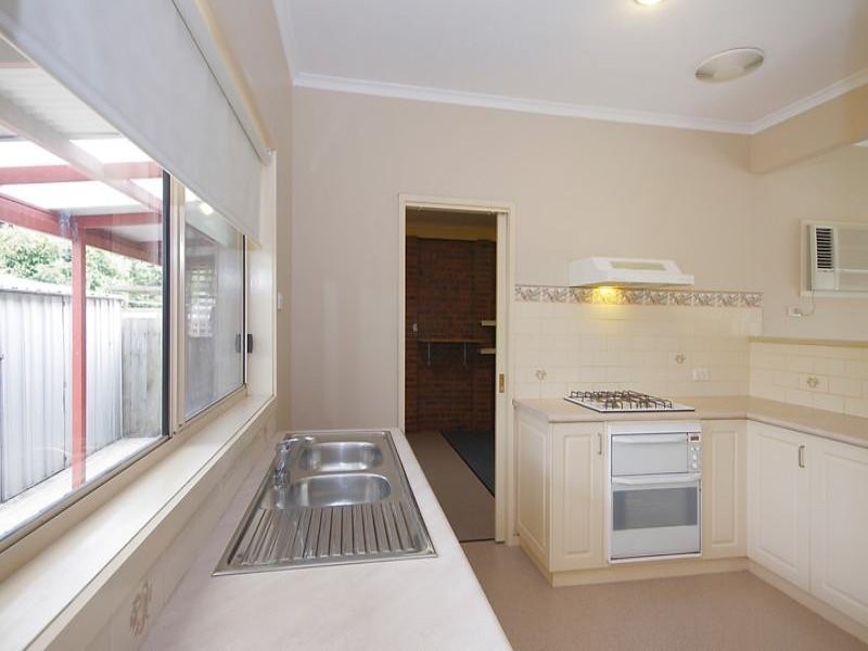 4B Melba Close, St Albans Park VIC 3219
