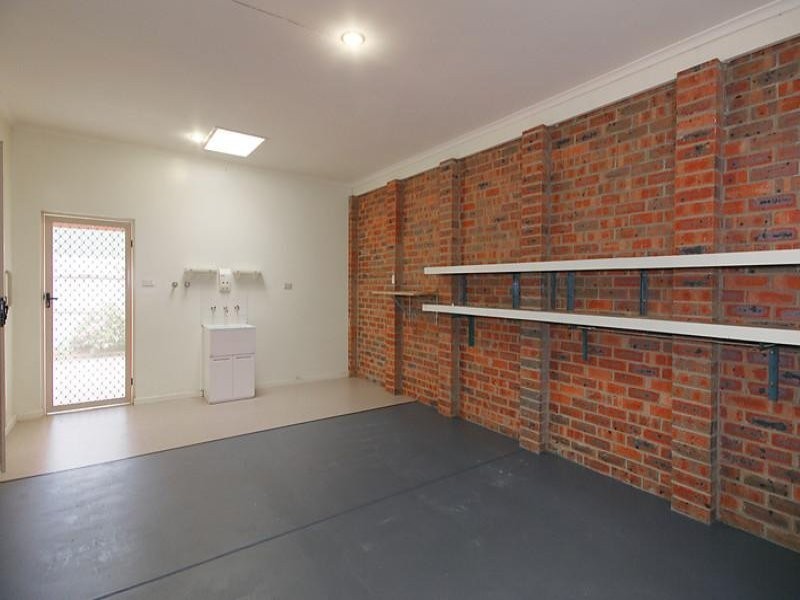 4B Melba Close, St Albans Park VIC 3219