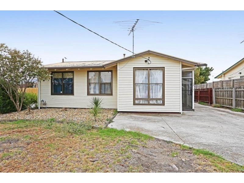 102 Robin Avenue, Norlane VIC 3214