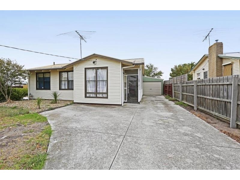 102 Robin Avenue, Norlane VIC 3214