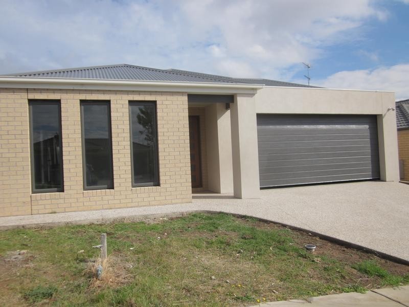 18 Shoaling Drive, Leopold VIC 3224