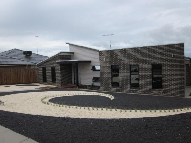10 Viogner Place, Waurn Ponds VIC 3216