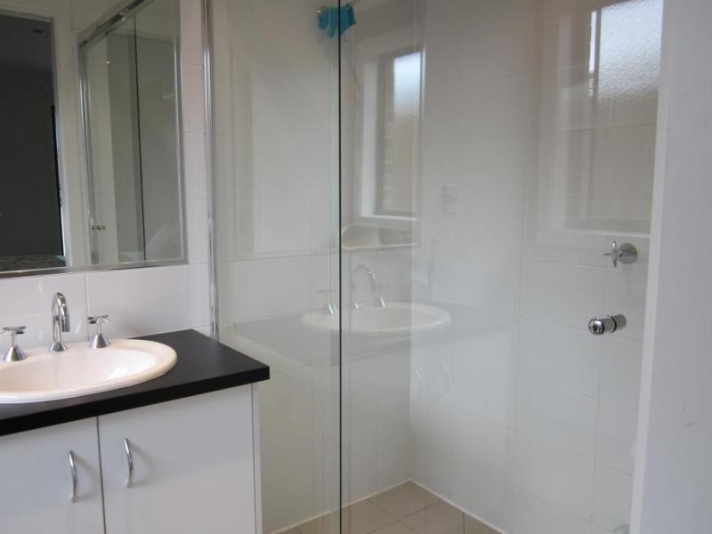 10 Viogner Place, Waurn Ponds VIC 3216