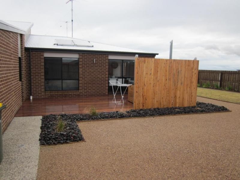 10 Viogner Place, Waurn Ponds VIC 3216