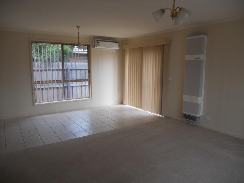 1/8 Bluegum Place, Grovedale VIC 3216