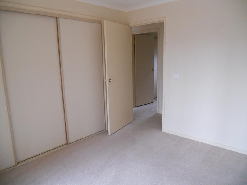 1/8 Bluegum Place, Grovedale VIC 3216