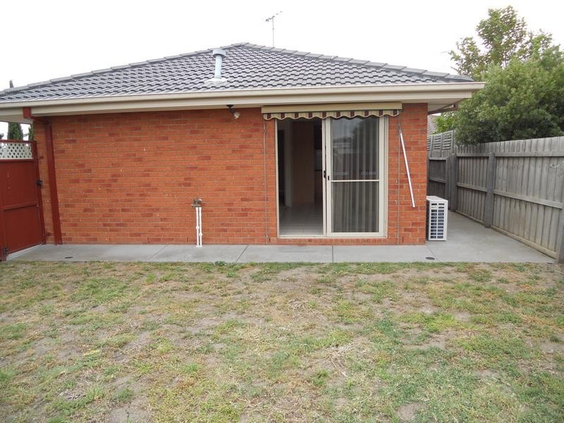 1/8 Bluegum Place, Grovedale VIC 3216