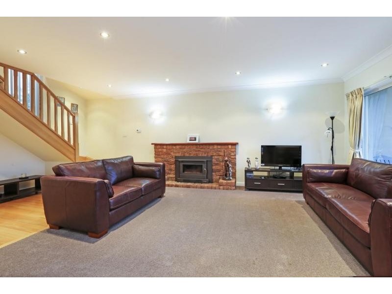 5 Eagleview Crescent, Bell Post Hill VIC 3215