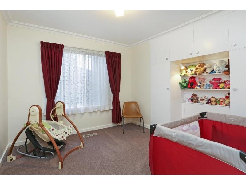 5 Eagleview Crescent, Bell Post Hill VIC 3215